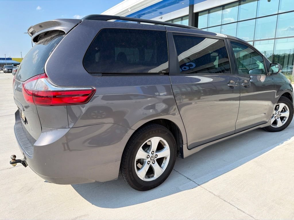 Used 2020 Toyota Sienna LE FWD image 6