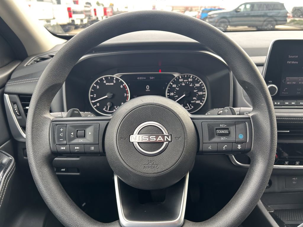 Used 2024 Nissan Rogue SV image 27