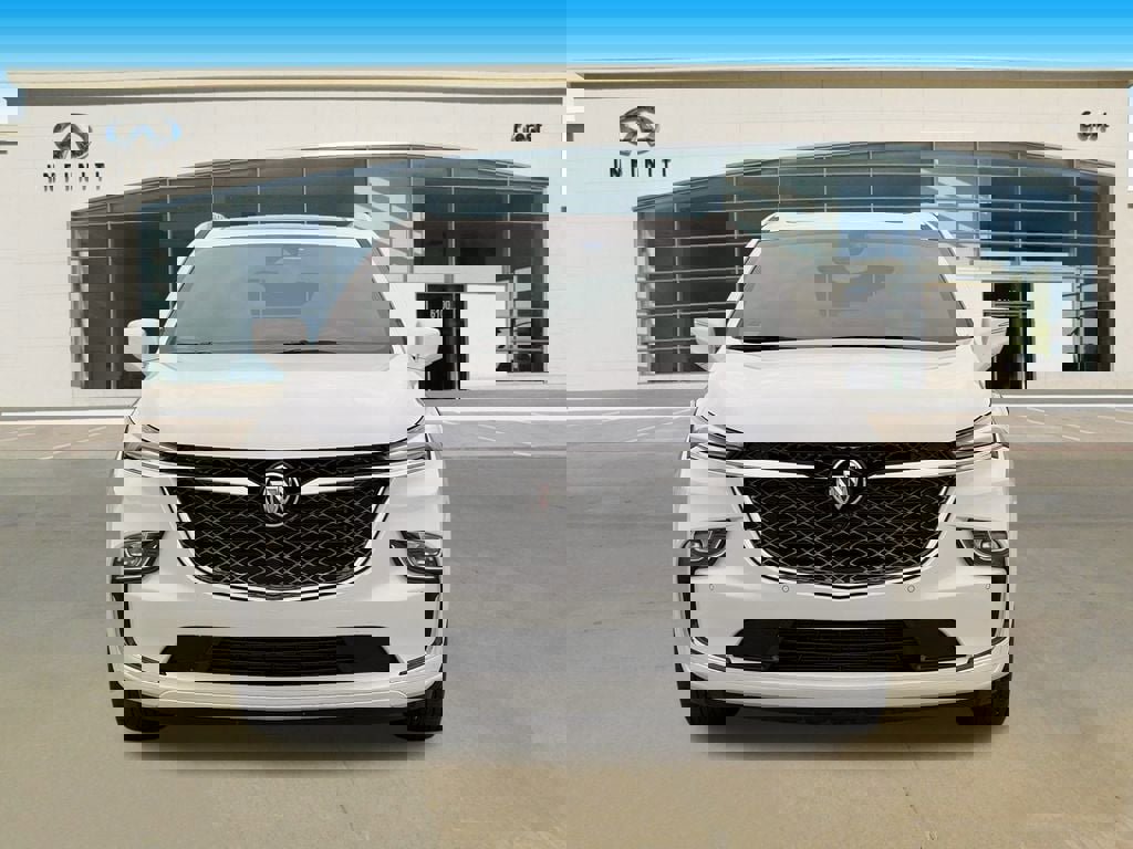 Used 2023 Buick Enclave Avenir image 10