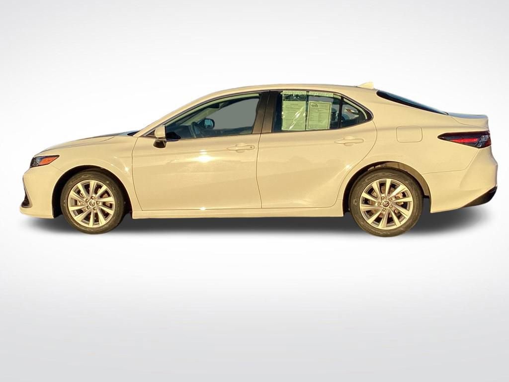 Used 2024 Toyota Camry LE image 6