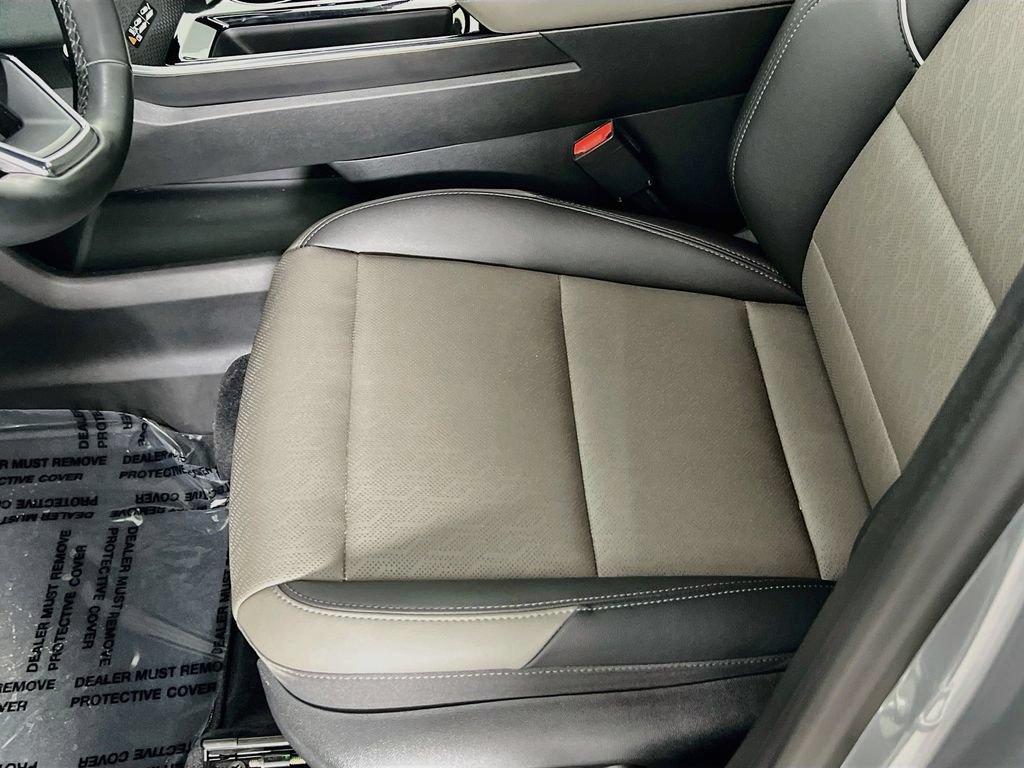 Used 2025 Chevrolet Equinox LT w/ Convenience Package II FWD image 18
