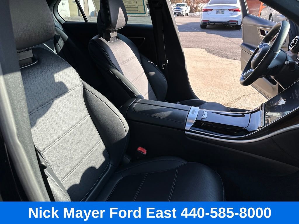 Used 2025 Mercedes-Benz C 300 4MATIC Sedan image 19