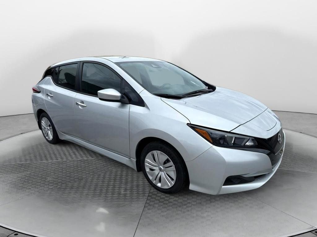 Used 2025 Nissan Leaf S image 1