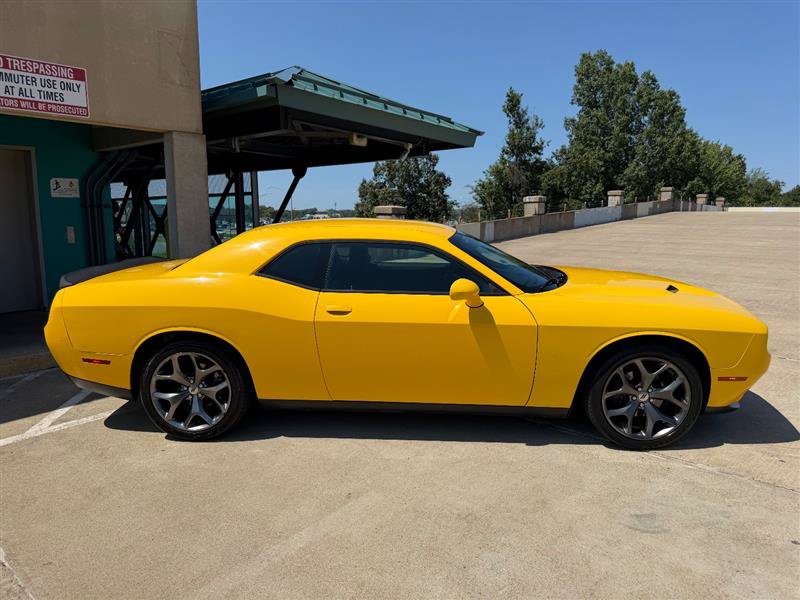 Used 2017 Dodge Challenger SXT RWD image 8