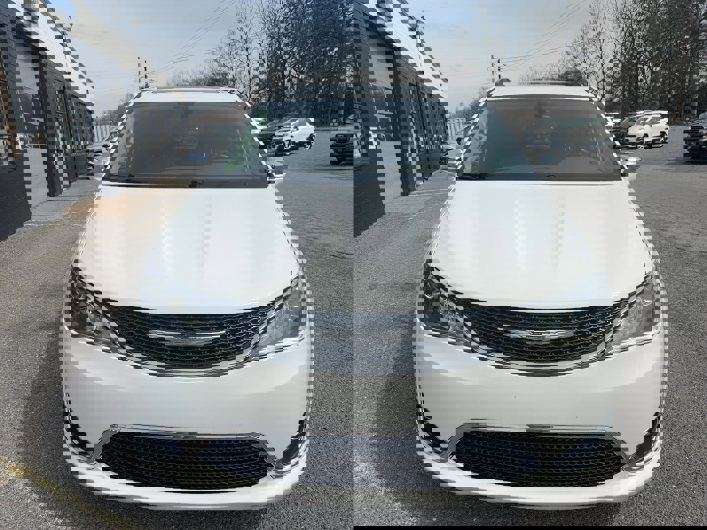 Used 2017 Chrysler Pacifica Limited w/ Tire & Wheel Group image 7