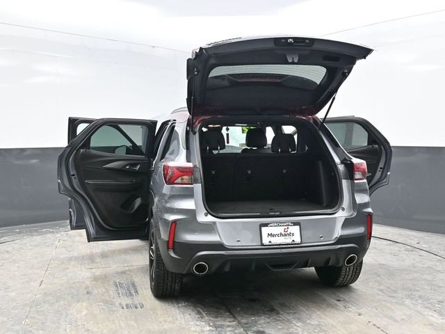 Used 2022 Chevrolet TrailBlazer RS w/ Technology Package image 43