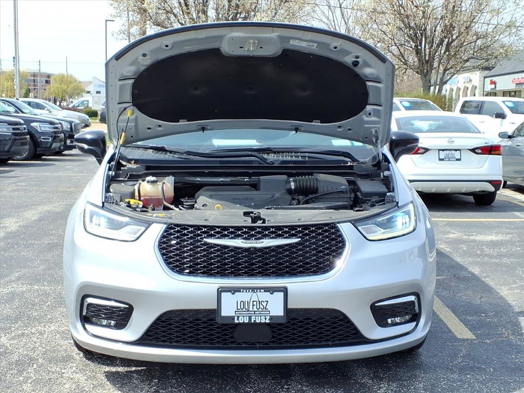 Used 2024 Chrysler Pacifica Touring-L image 34