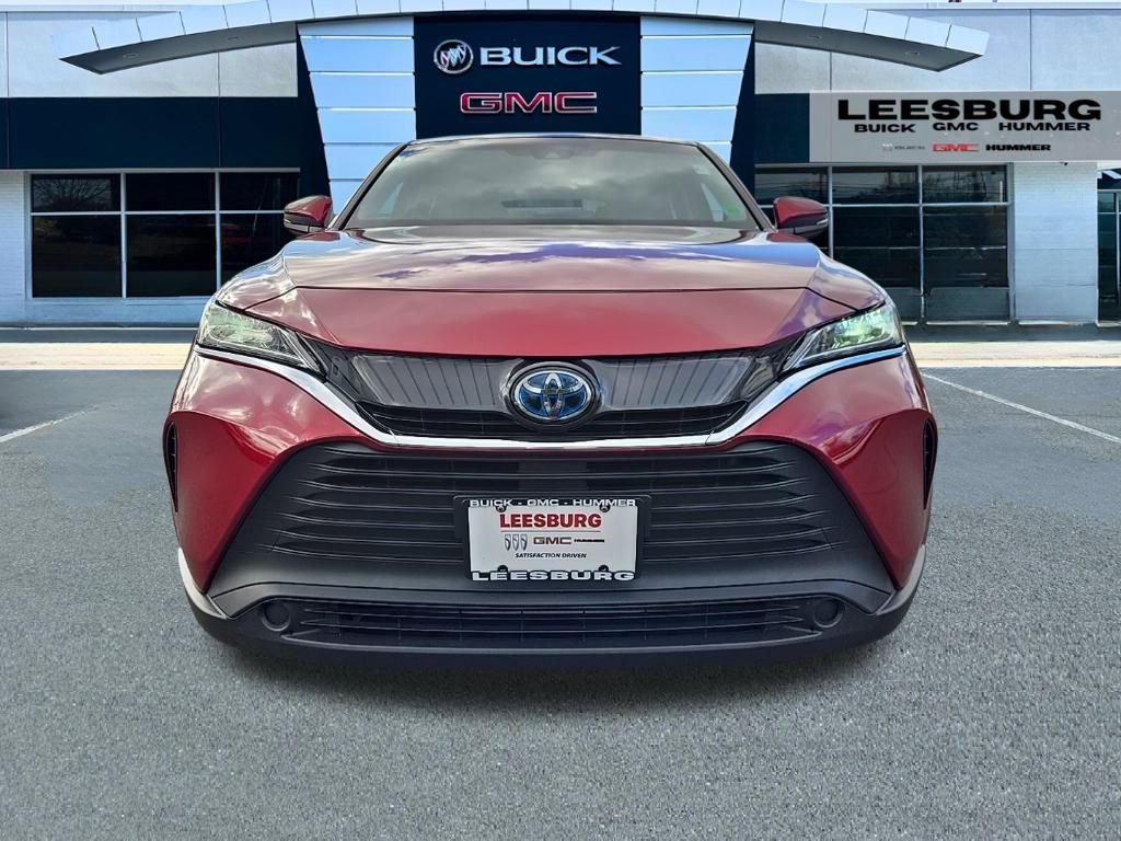 Used 2021 Toyota Venza LE image 2