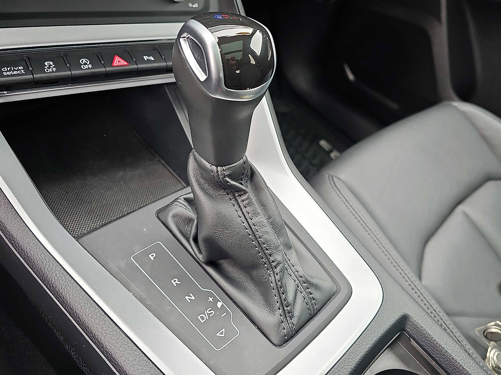 Used 2021 Audi Q3 2.0T Premium image 16