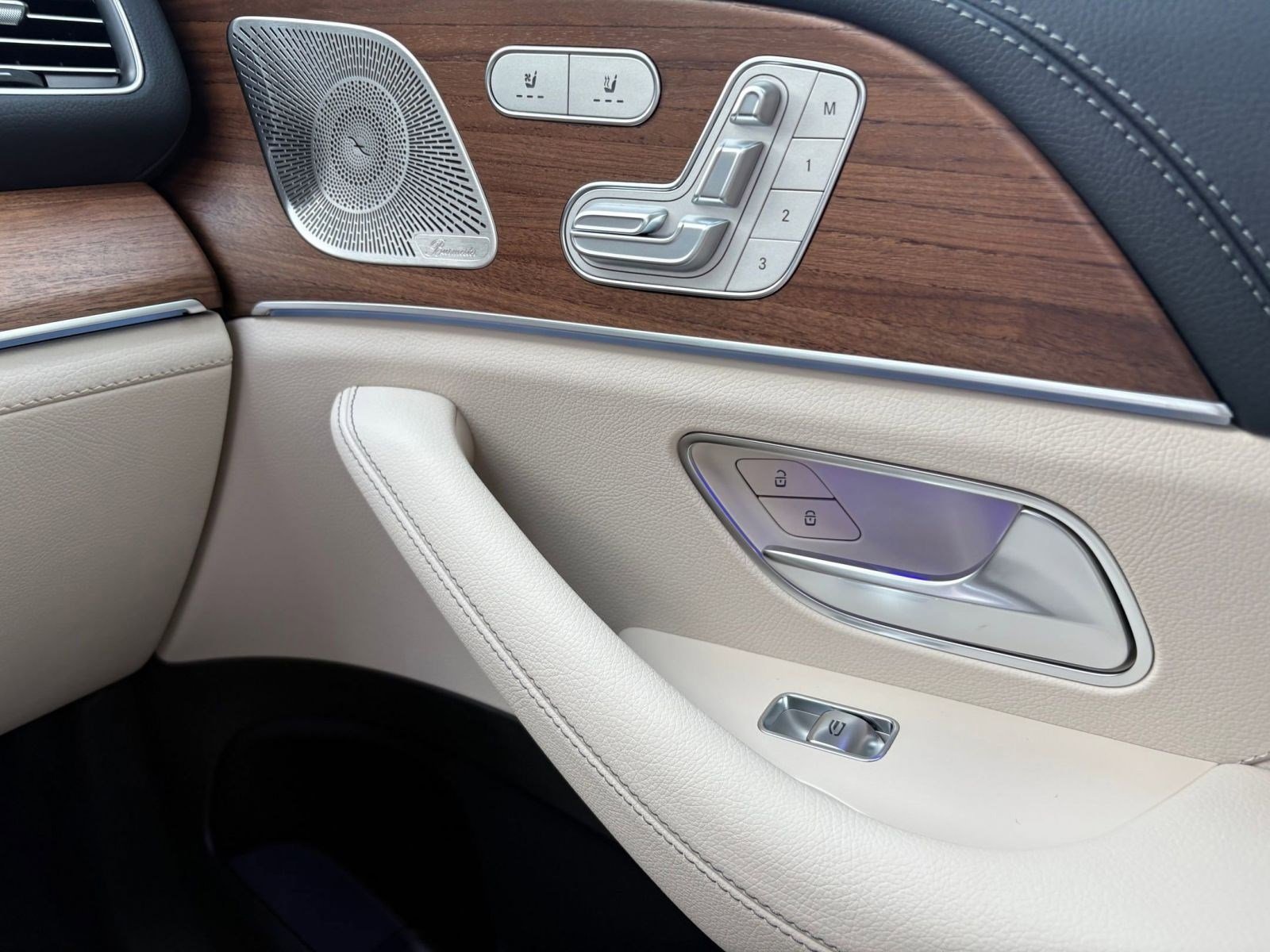 New 2026 Mercedes-Benz GLS 580 4MATIC image 21