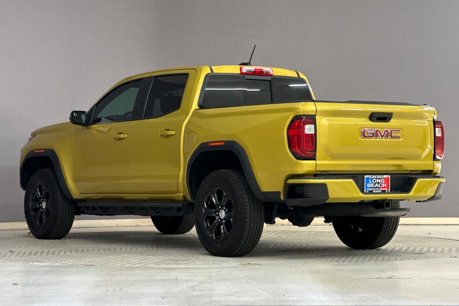 Used 2024 GMC Canyon Elevation w/ Convenience Package RWD image 3