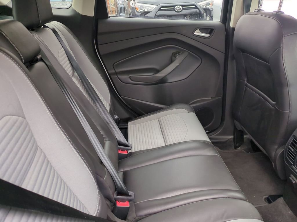 Used 2017 Ford Escape SE w/ SE Sport Appearance Package image 35