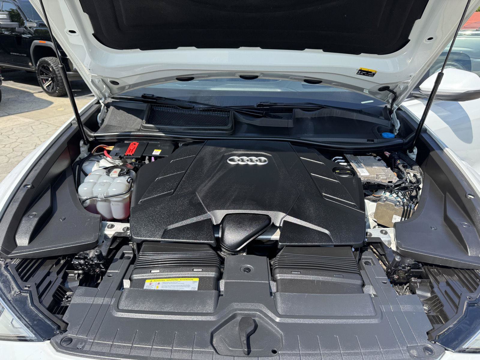 Used 2019 Audi Q8 Prestige w/ Towing Package AWD/4WD image 20