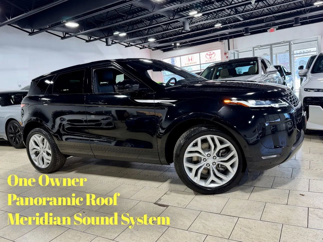 Used 2021 Land Rover Range Rover Evoque SE AWD/4WD image 1