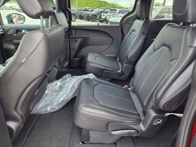 New 2026 Chrysler Pacifica Select FWD image 5