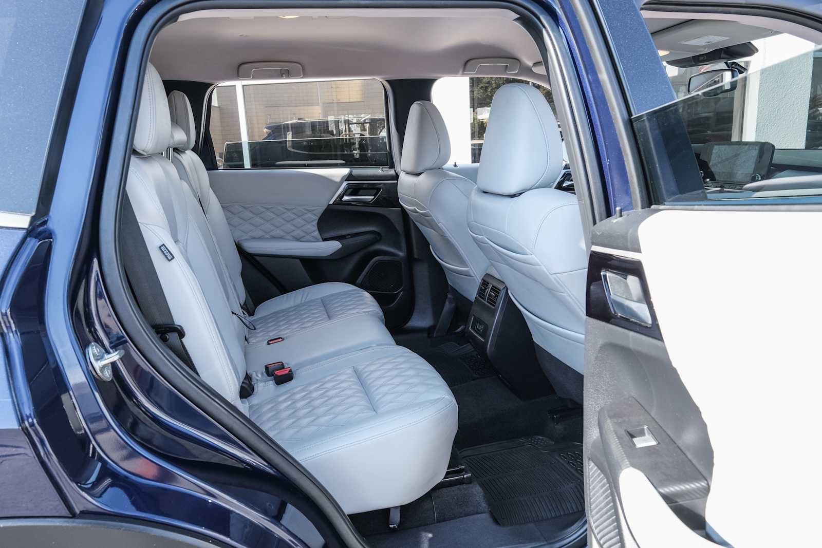 Used 2022 Mitsubishi Outlander SEL FWD image 32