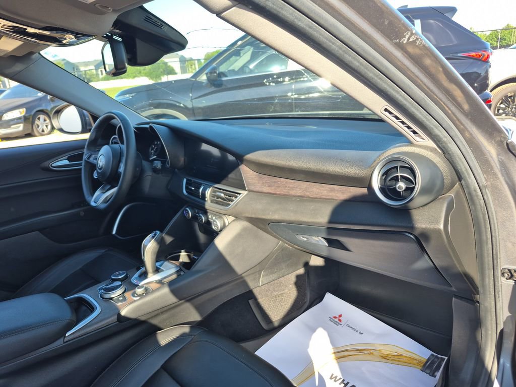 Used 2021 Alfa Romeo Giulia Ti image 19