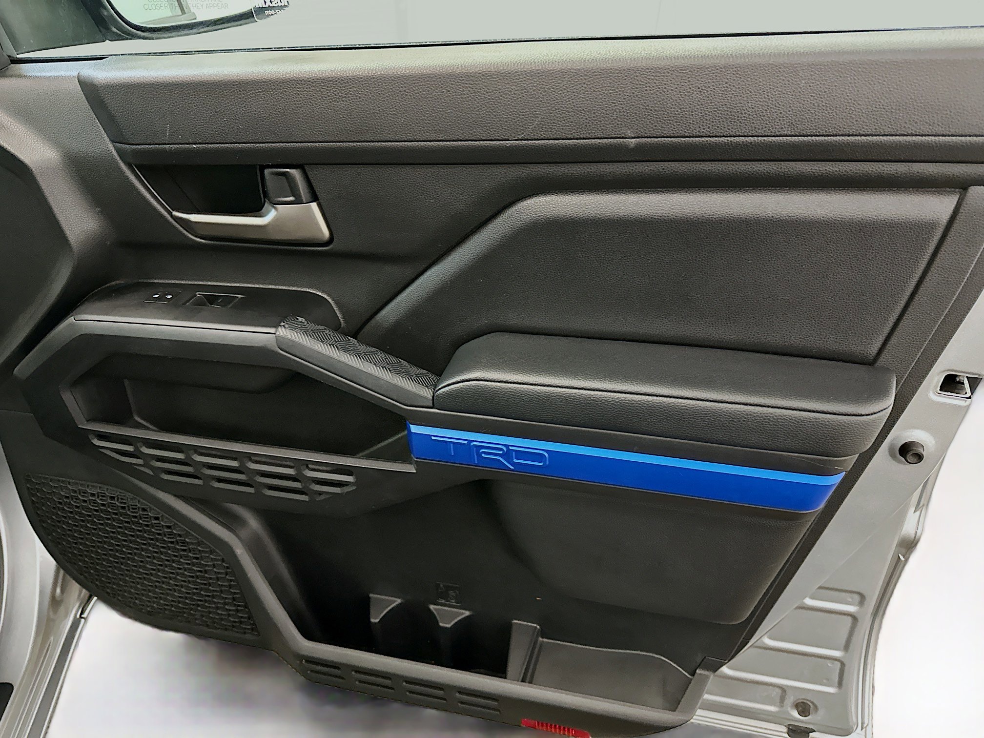 Used 2025 Toyota Tacoma TRD Off-Road image 33