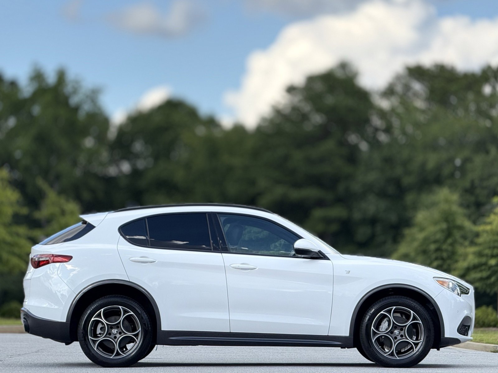 Used 2022 Alfa Romeo Stelvio Ti image 11