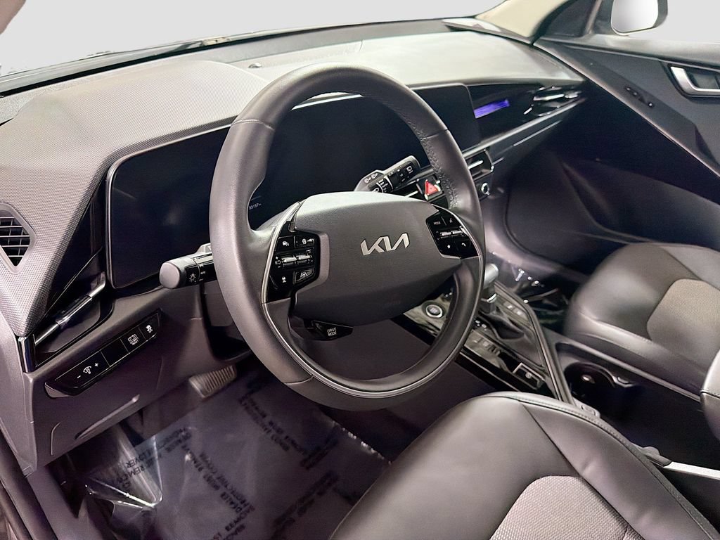 Used 2024 Kia Niro EX FWD image 10