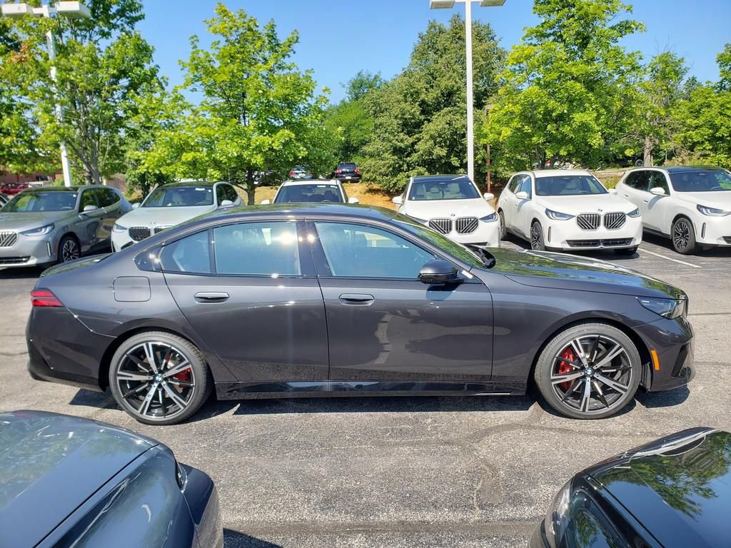 New 2027 BMW 530i xDrive w/ M Sport Package AWD/4WD image 3