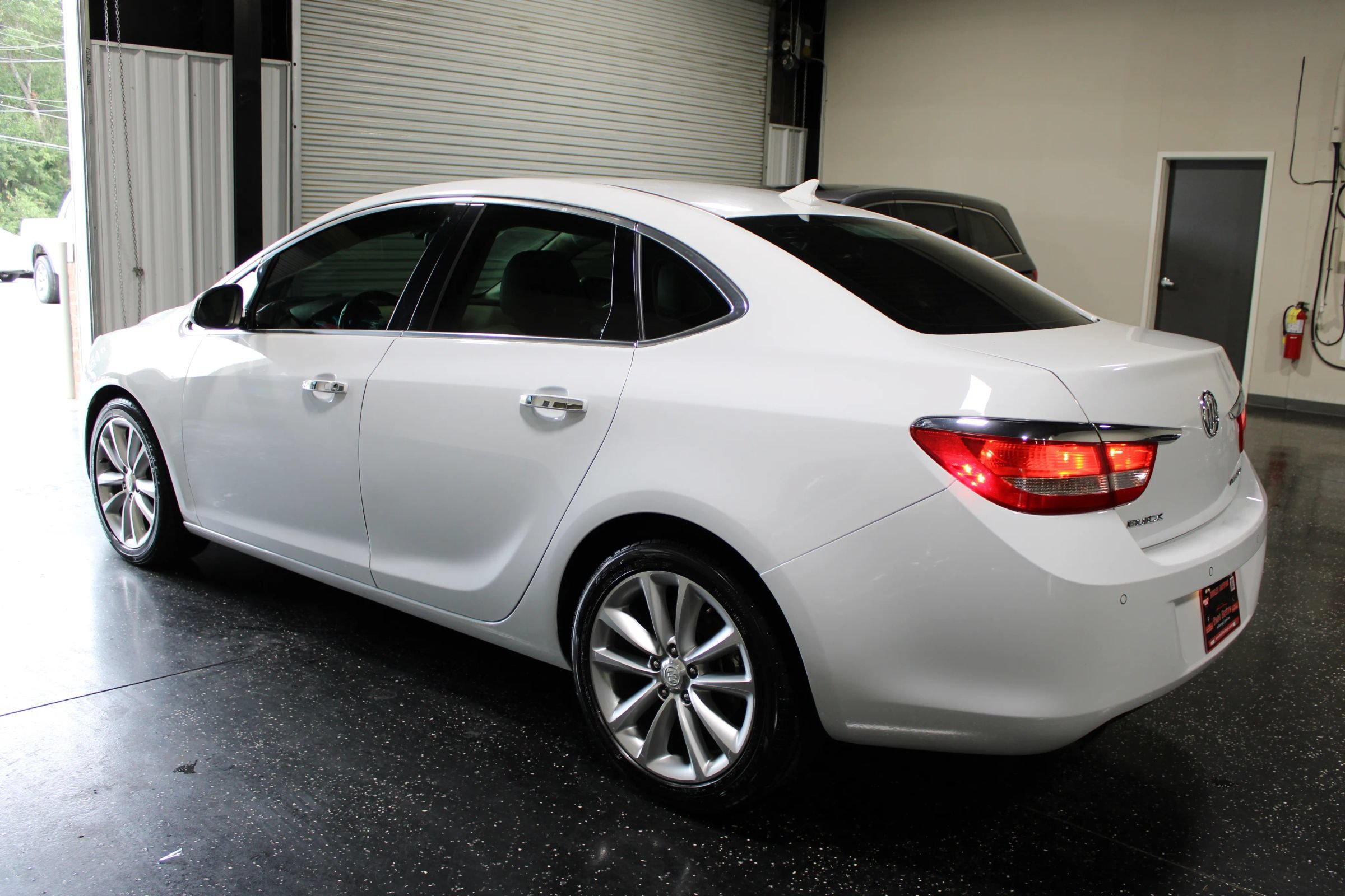 Used 2012 Buick Verano Leather FWD image 5