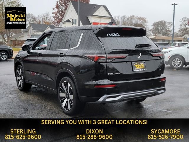 Used 2025 Mitsubishi Outlander SE image 6