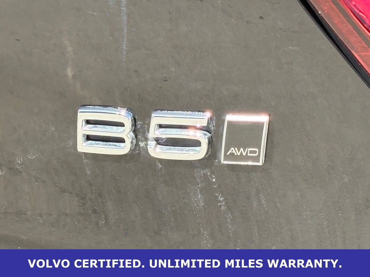 Certified 2024 Volvo XC40 B5 Ultimate w/ Protection Package Premier image 9