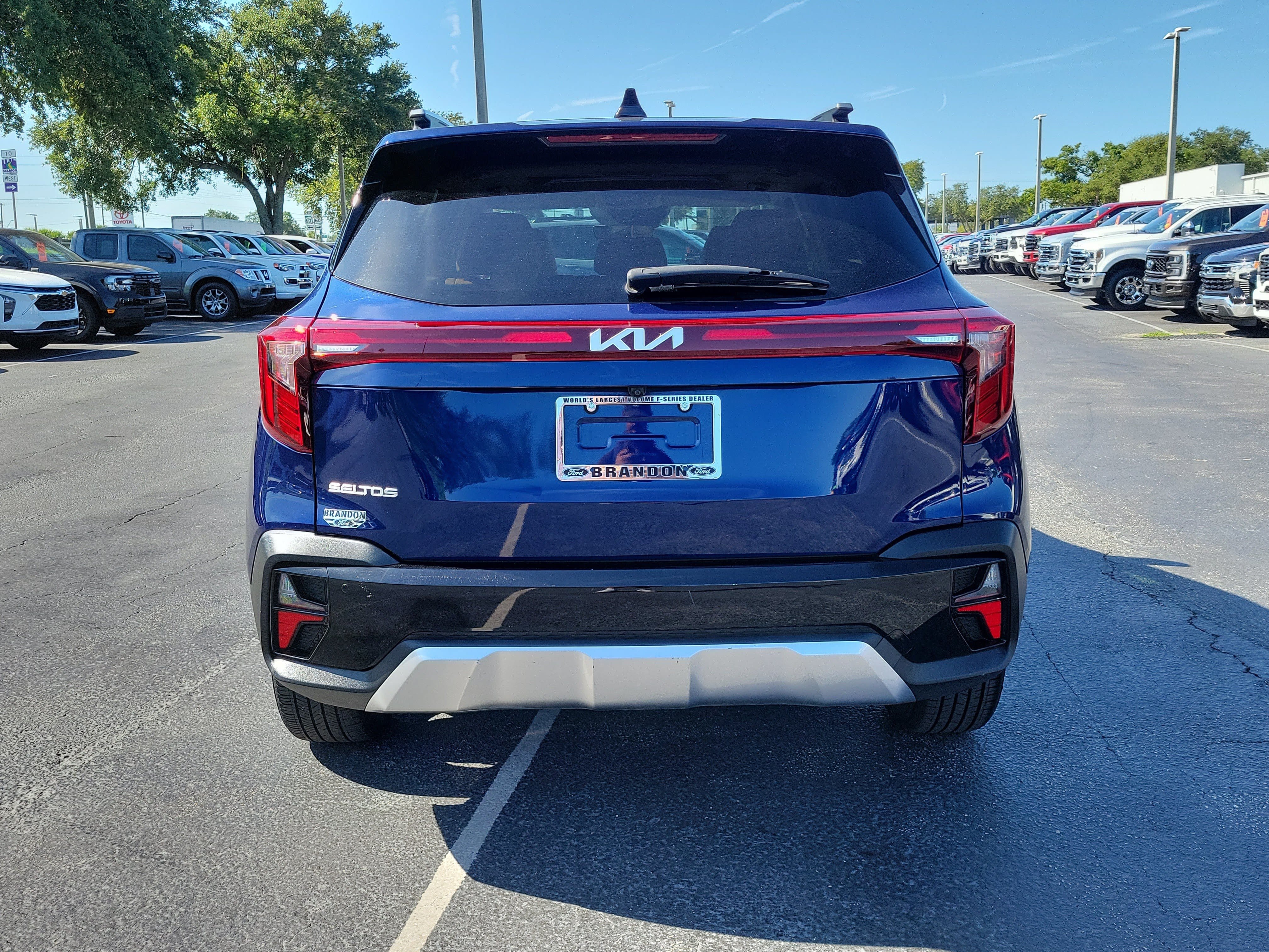 Used 2025 Kia Seltos EX w/ EX Sunroof Package FWD image 8