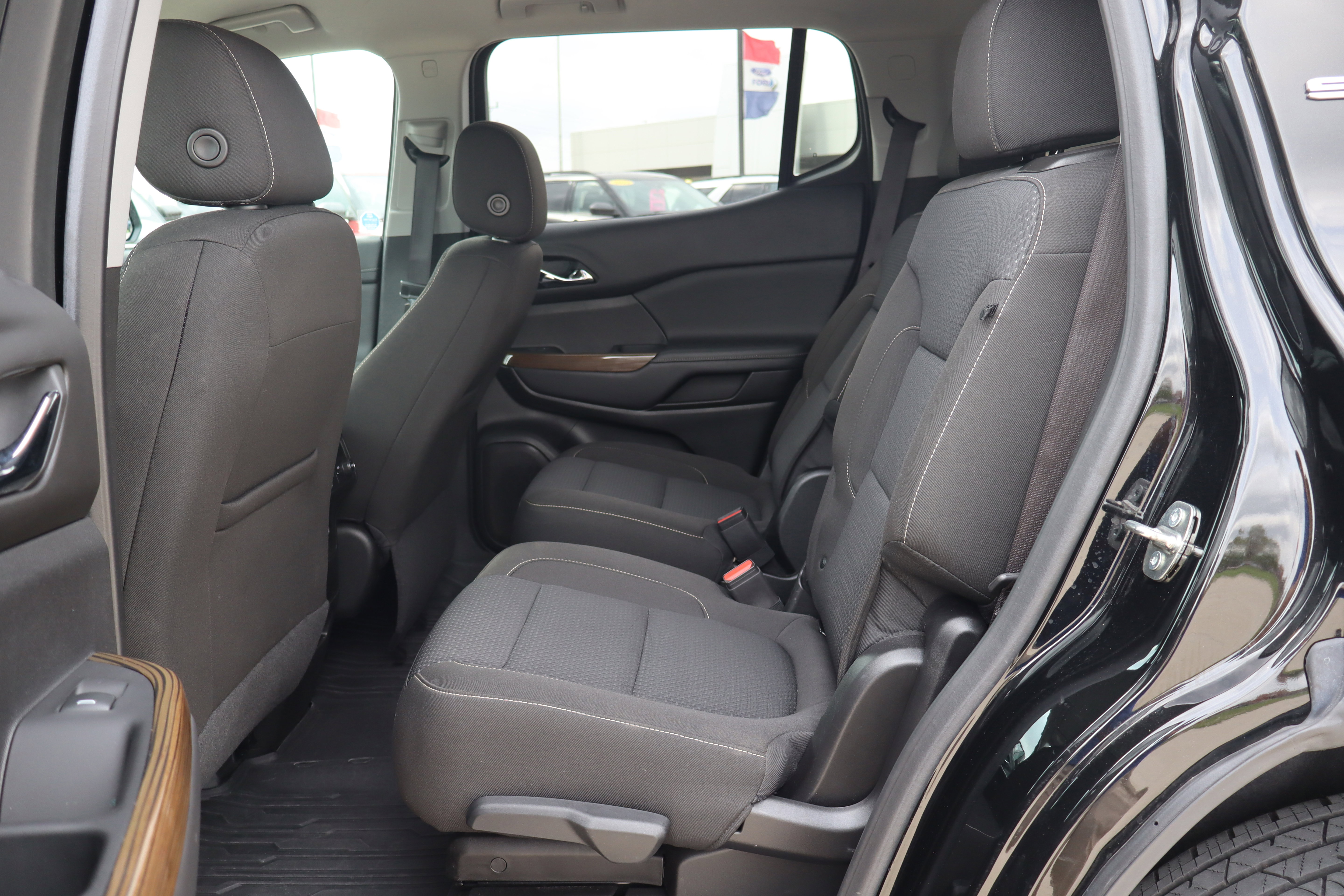 Used 2023 GMC Acadia SLE w/ Driver Convenience Package AWD/4WD image 11
