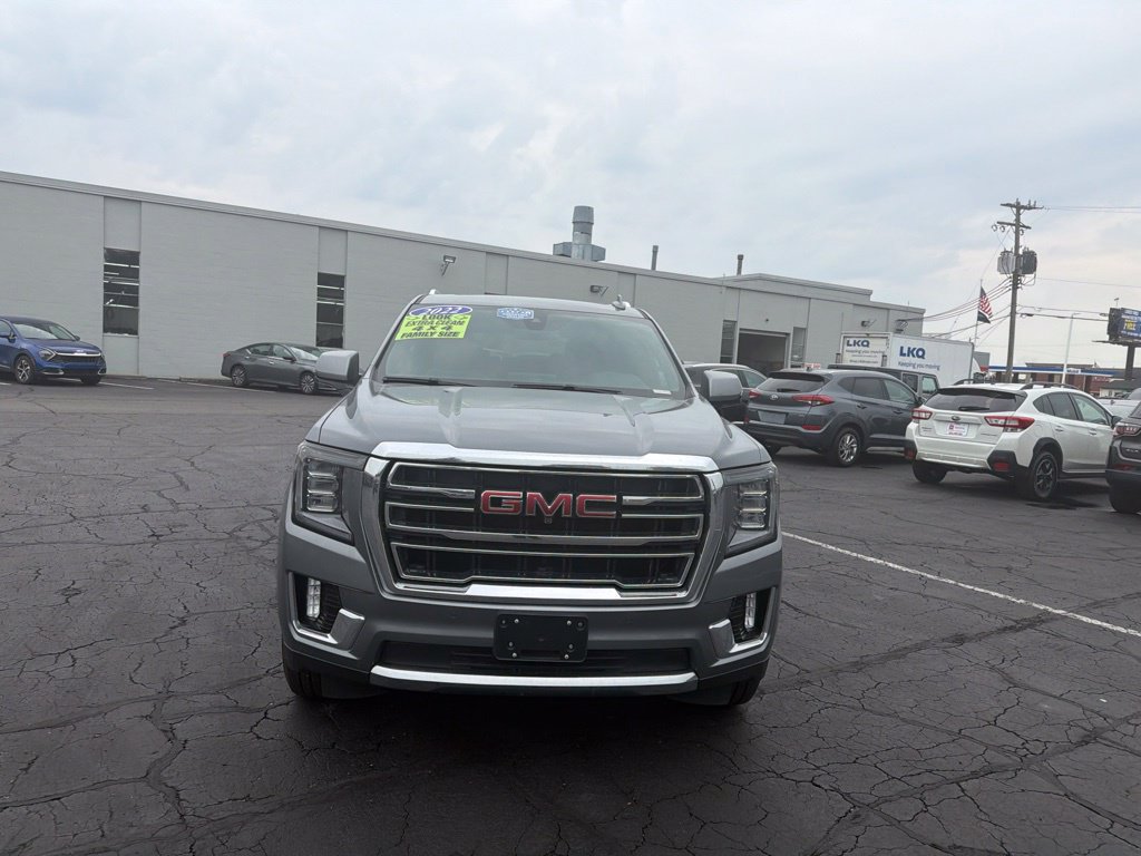 Used 2022 GMC Yukon SLT w/ SLT Premium Package AWD/4WD image 3