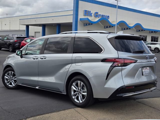 Used 2022 Toyota Sienna Limited AWD/4WD image 6