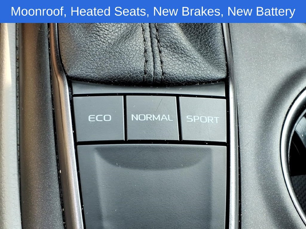 Used 2024 Toyota Camry SE w/ Cold Weather Package FWD image 20