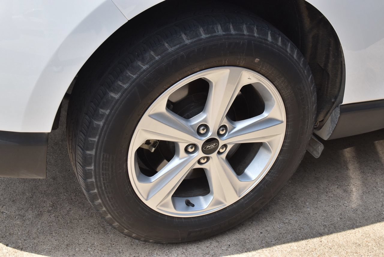 Used 2023 Ford Edge SE AWD/4WD image 10