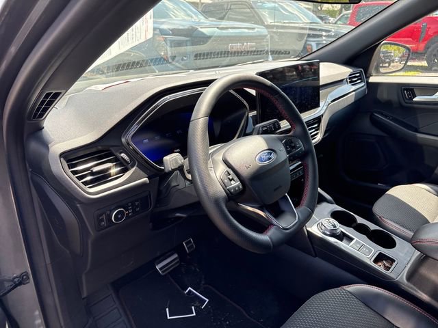 Used 2023 Ford Escape ST-Line Select w/ Tech Pack #2 AWD/4WD image 9