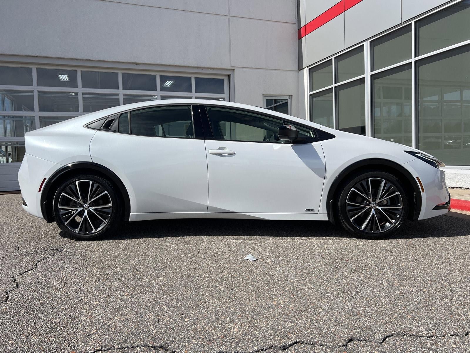 Used 2024 Toyota Prius XLE AWD/4WD image 9