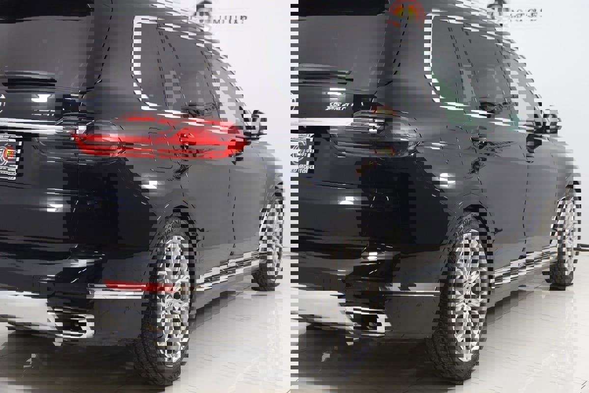 Used 2022 BMW X7 xDrive40i w/ Premium Package image 51