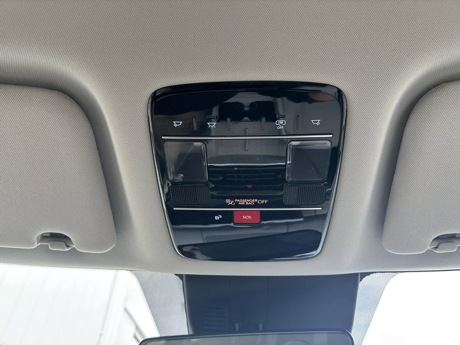 Used 2025 Hyundai Santa Fe SE image 34