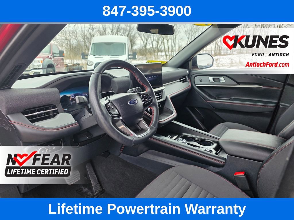 Used 2025 Ford Explorer ST-Line w/ ST-Line Street Pack image 16
