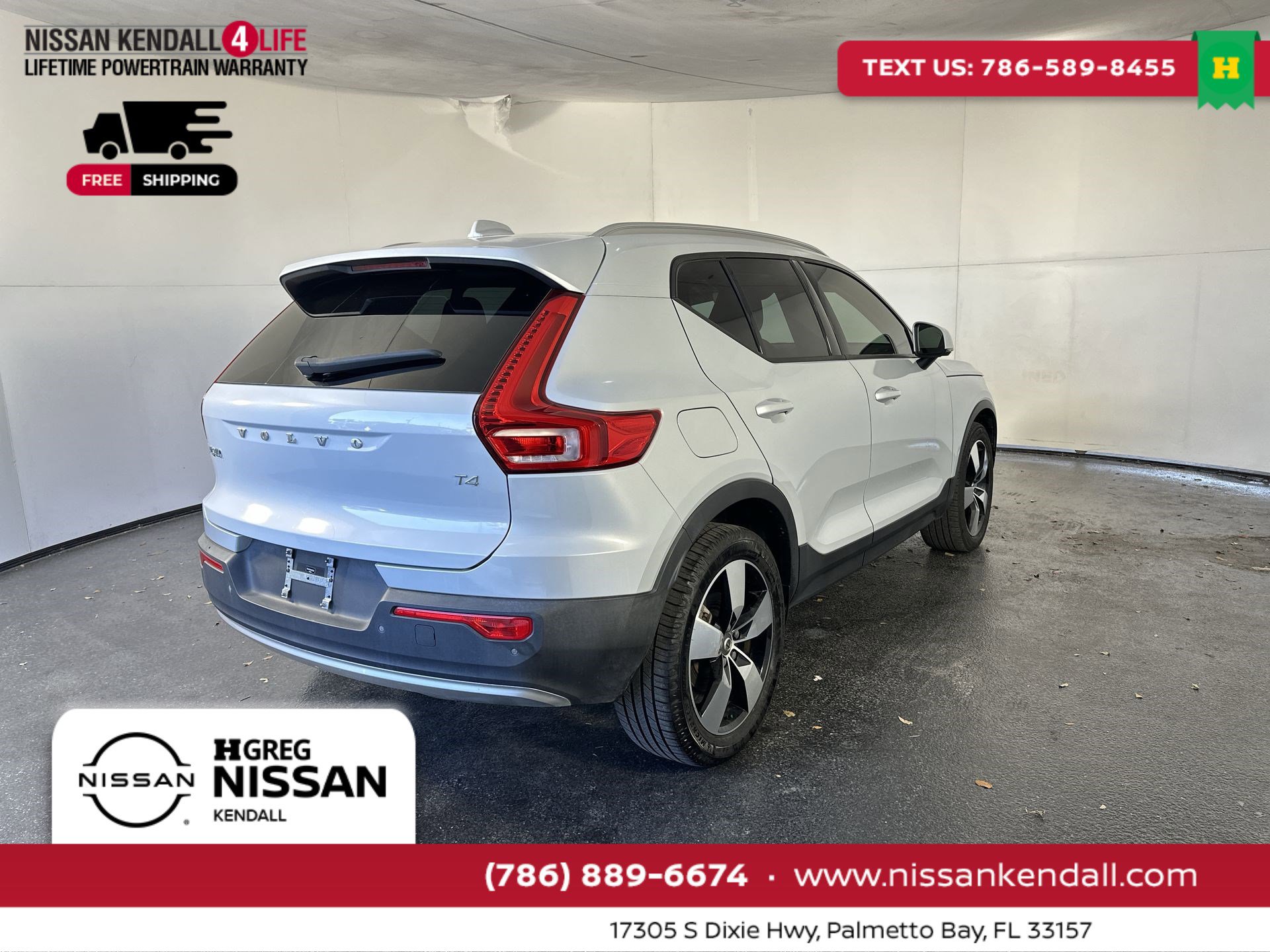 Used 2021 Volvo XC40 T4 Momentum w/ Protection Package Premier image 11