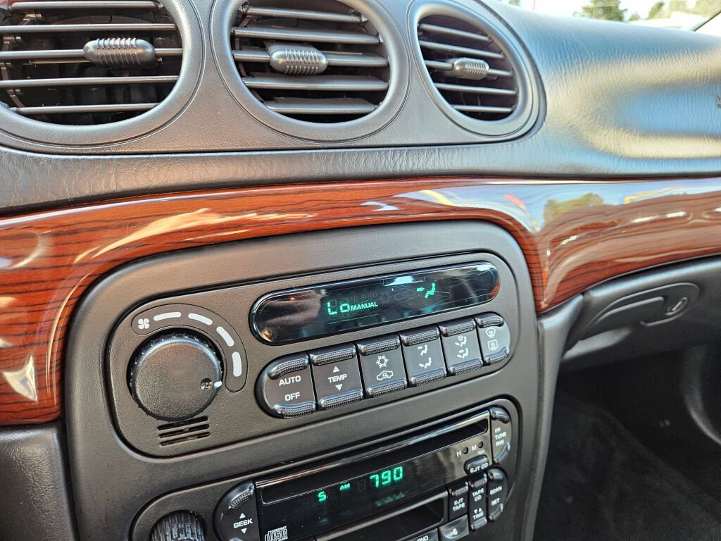 Used 2001 Chrysler 300M FWD image 21