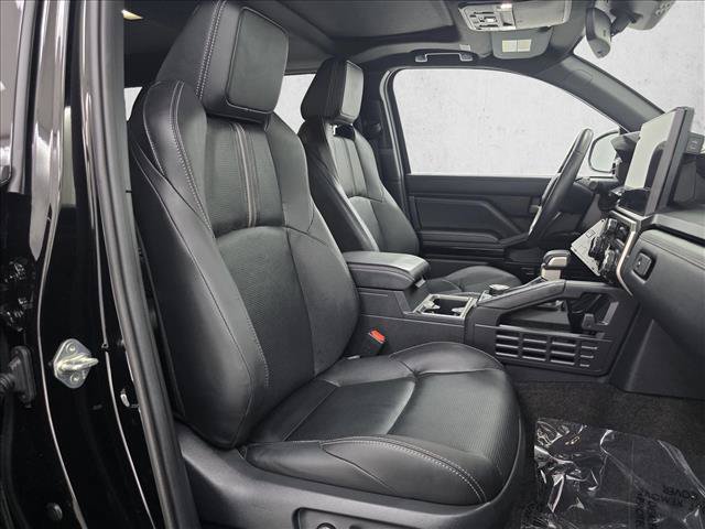 Used 2025 Toyota 4Runner Limited RWD image 19
