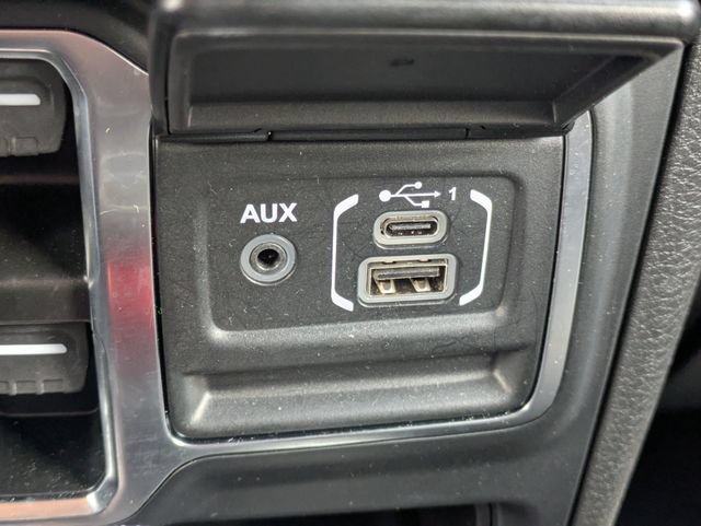 Used 2024 Jeep Wrangler Unlimited Sahara w/ Safety Group AWD/4WD image 23