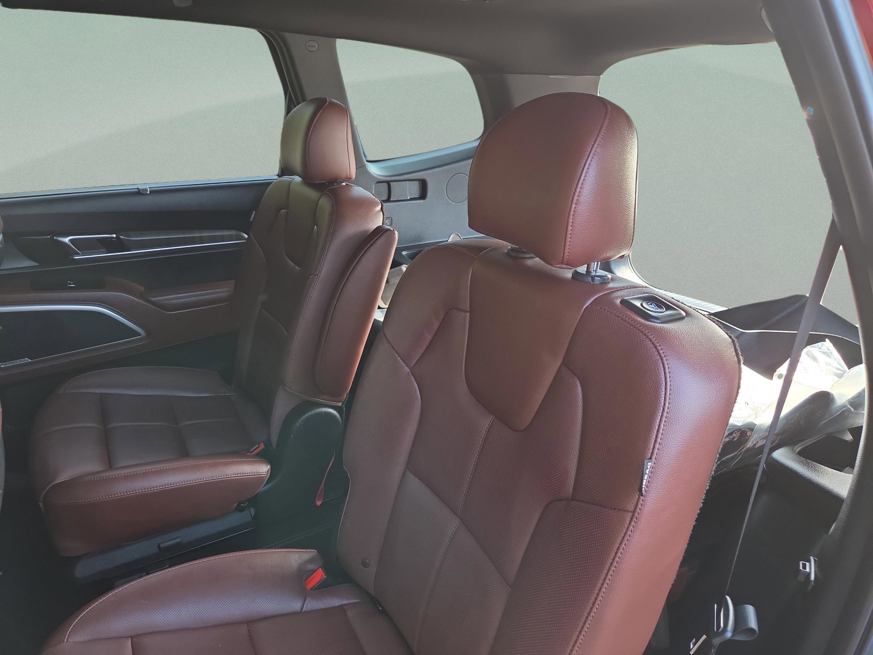 Used 2023 Kia Telluride EX w/ EX Captain's Chair Package image 29