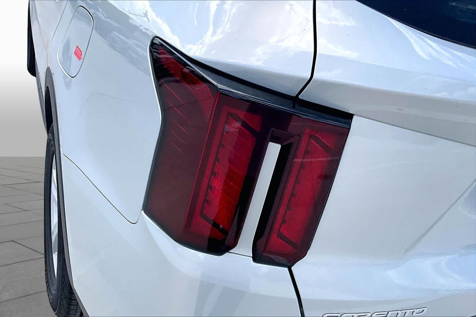 Certified 2026 Kia Sorento LX FWD image 26