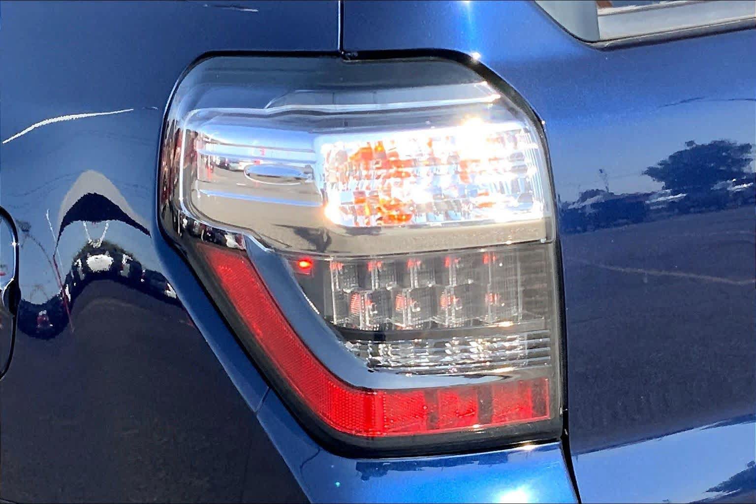 Used 2019 Toyota 4Runner TRD Off-Road Premium AWD/4WD image 29