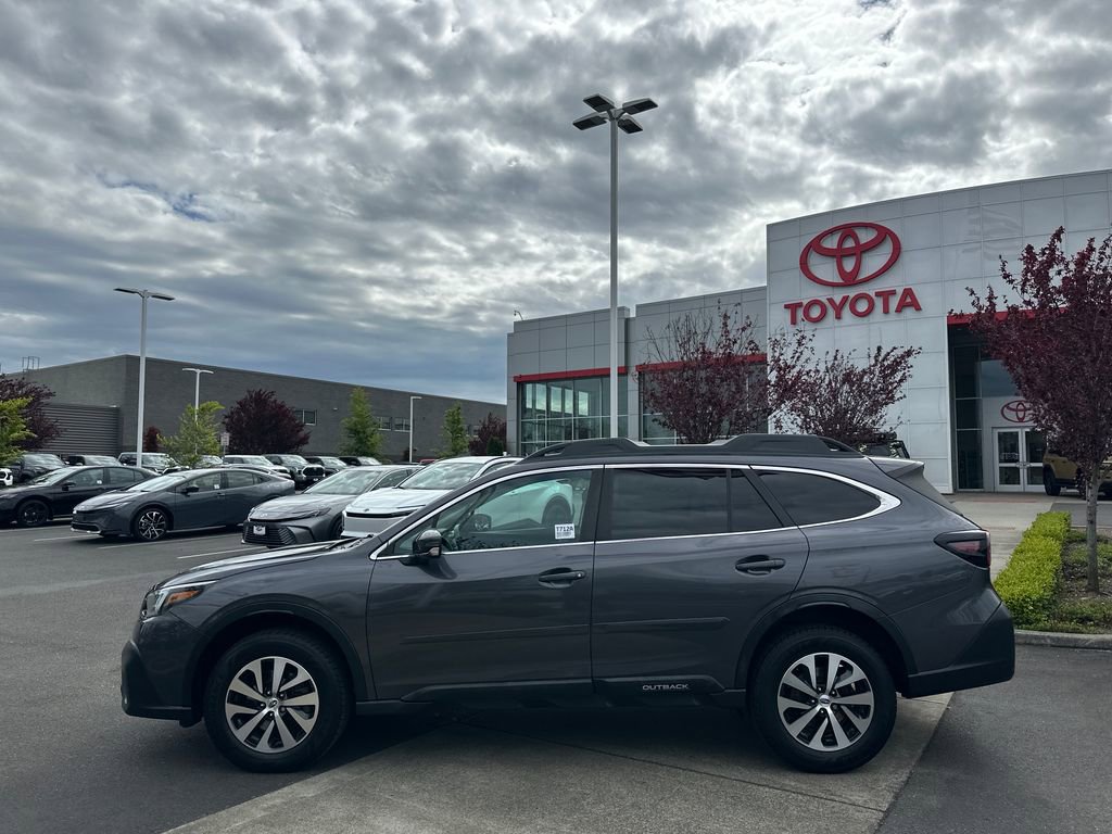 Used 2020 Subaru Outback Premium AWD/4WD image 2