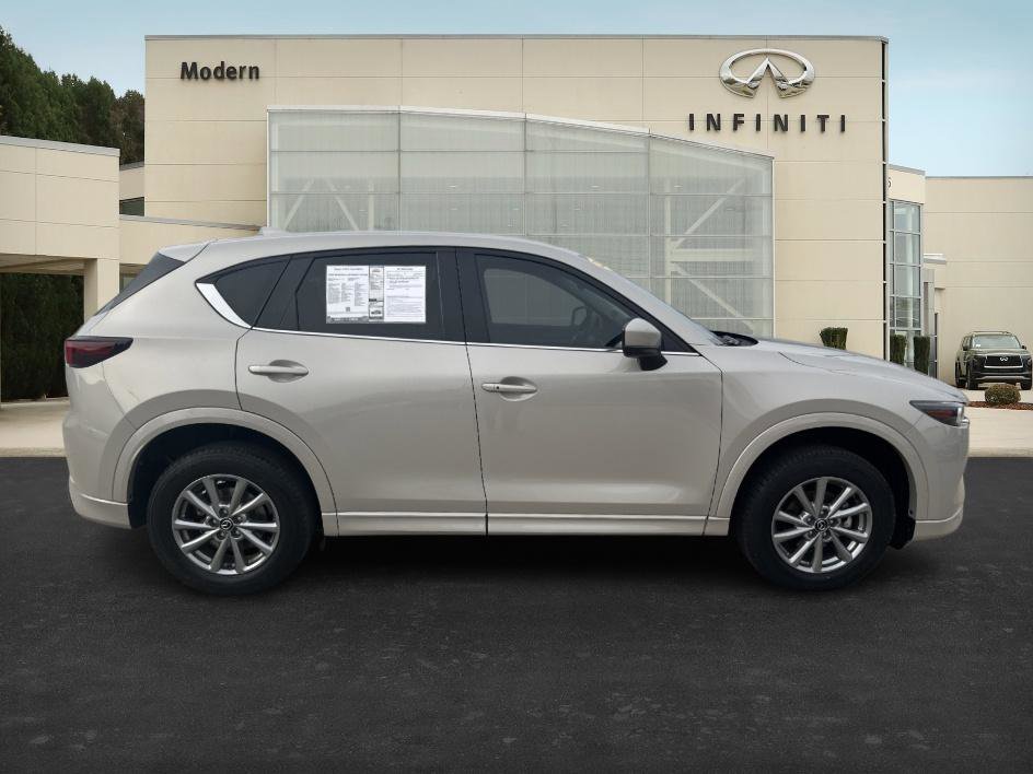Used 2024 MAZDA CX-5 AWD 2.5 S w/ Select Package image 4