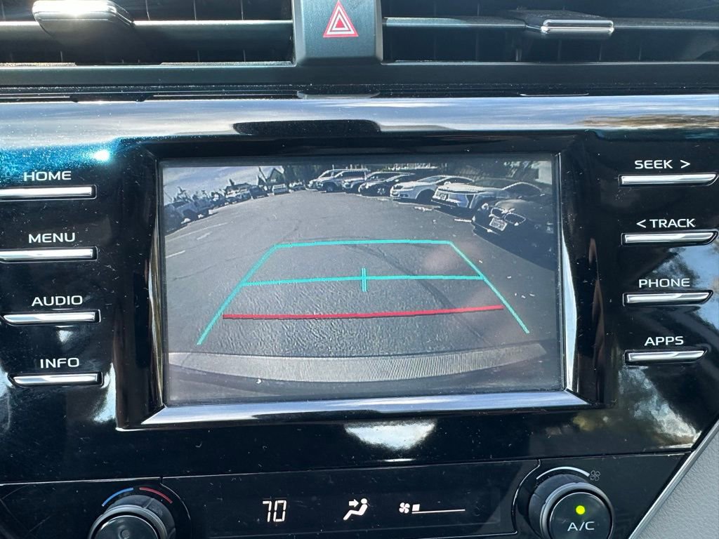 Used 2018 Toyota Camry SE image 11