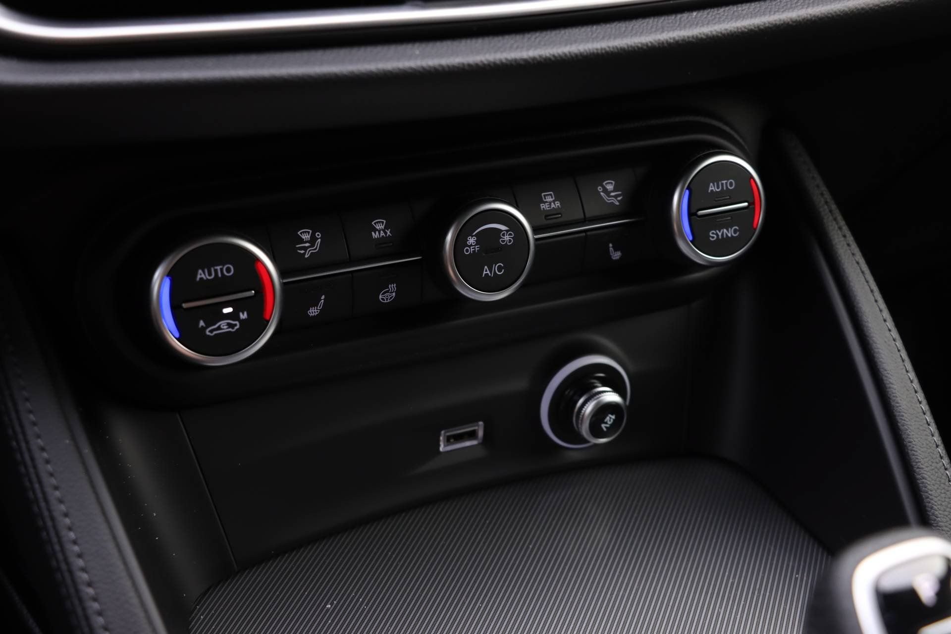New 2024 Alfa Romeo Stelvio Ti AWD/4WD image 9